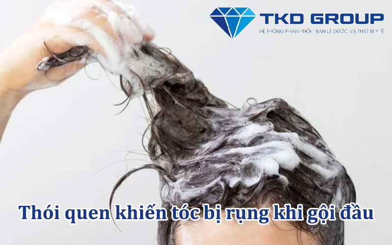 thoi-quen-goi-dau-gay-rung-toc
