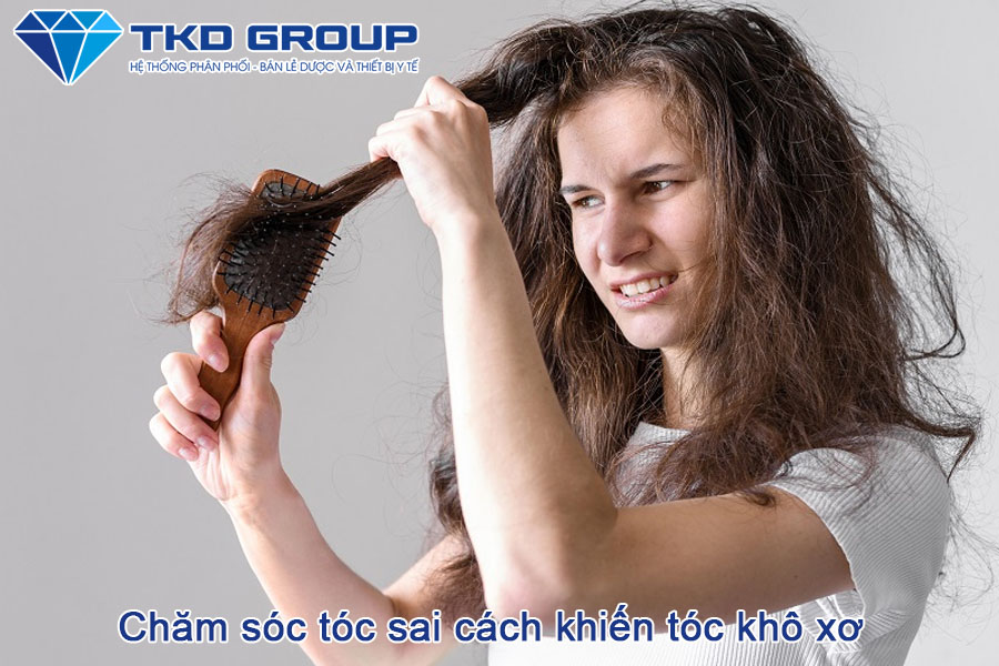 nguyên nhân khiến tóc khô xơ